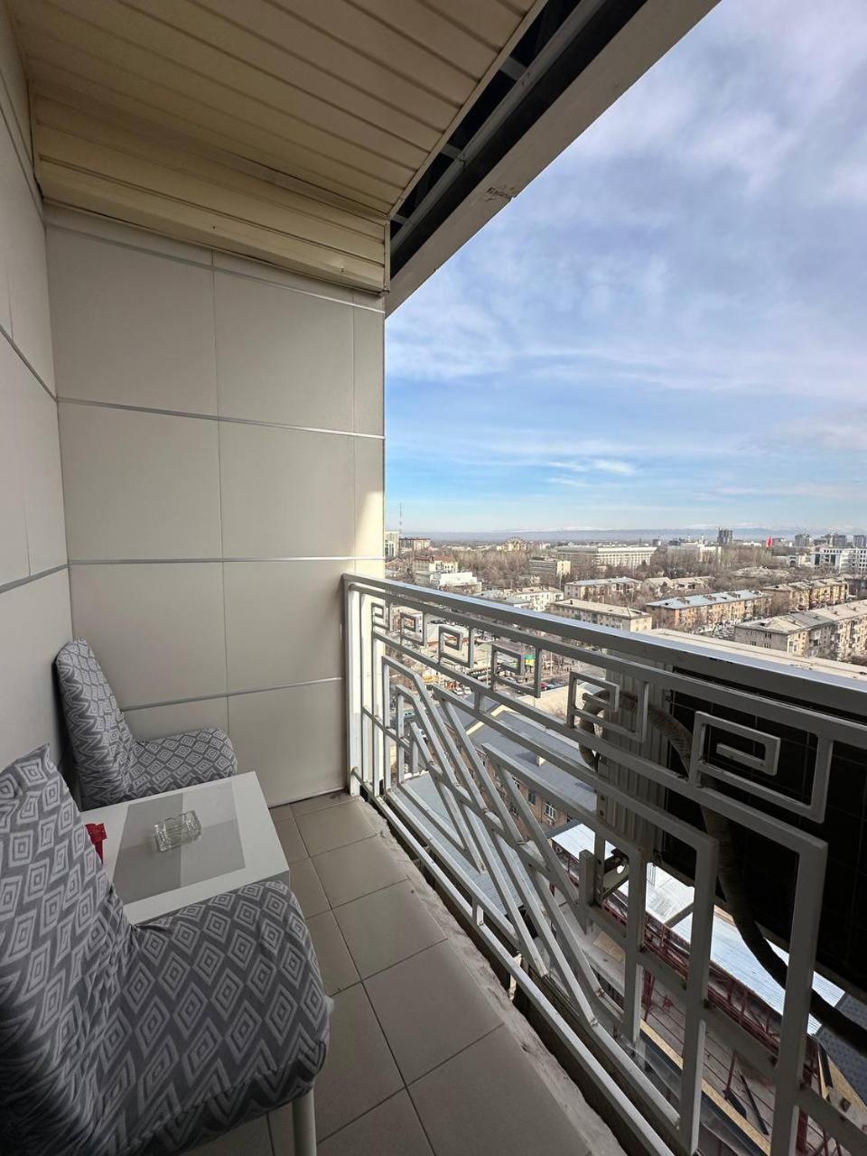 Apartment With City View On Sydykova St. 123 Bishkek Exterior foto